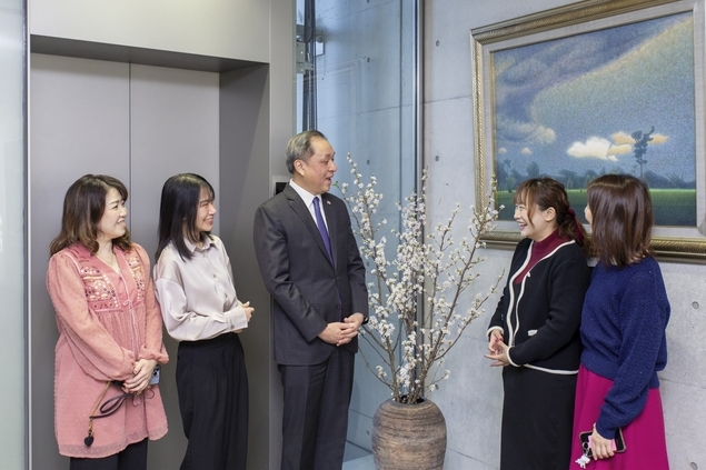 駐日タイ王国大使へ「啓翁桜」を贈呈しました！